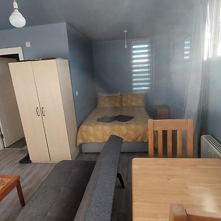 Modern Studio Maidstone - Redecorated Oct 2023 Luaran gambar