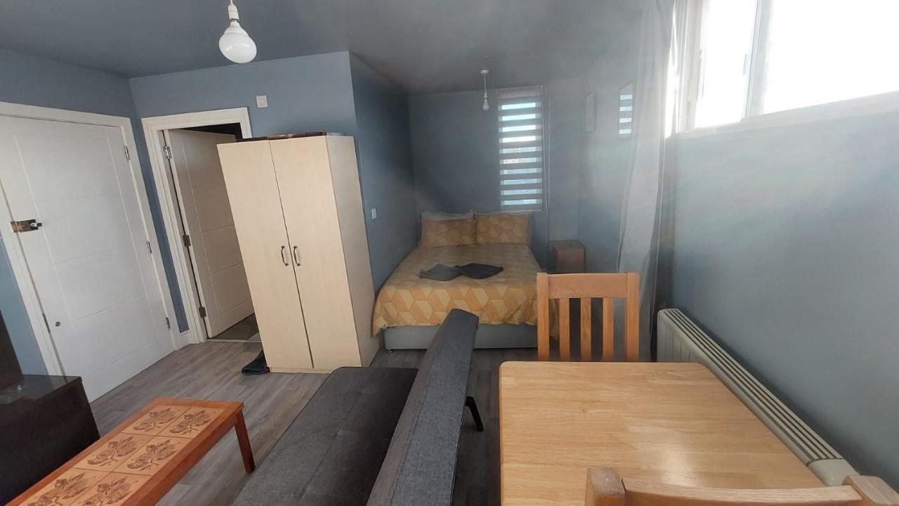 Modern Studio Maidstone - Redecorated Oct 2023 Luaran gambar