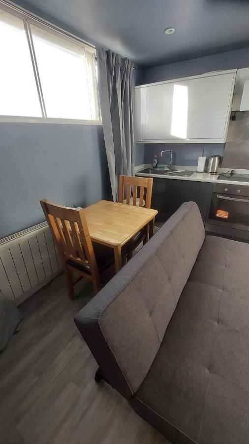 Modern Studio Maidstone - Redecorated Oct 2023 Luaran gambar